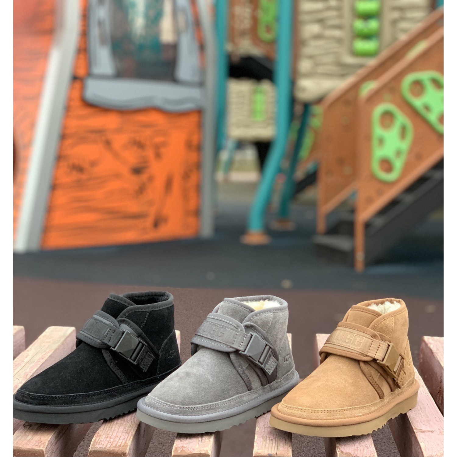 UGG Kids Neumel II Graphic Logo Boot Chestnut 