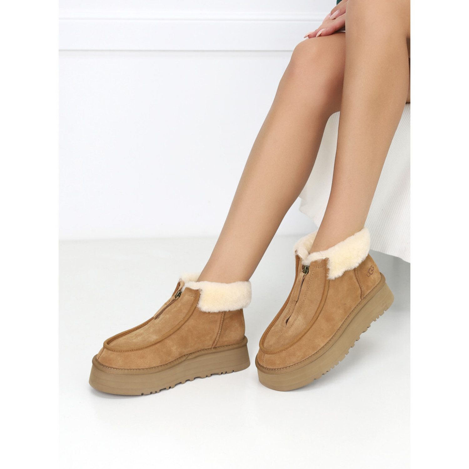 UGG Funkette Platform Boots Chestnut