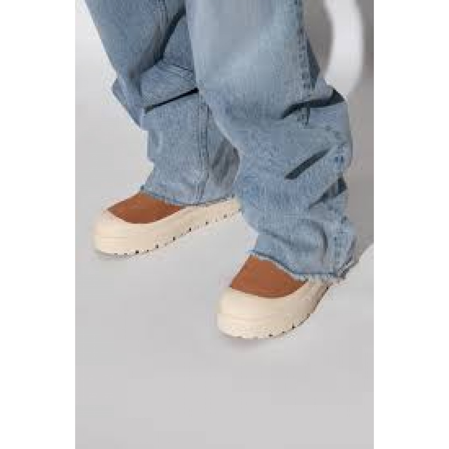 UGG Mini Weather Hybrid Chestnut