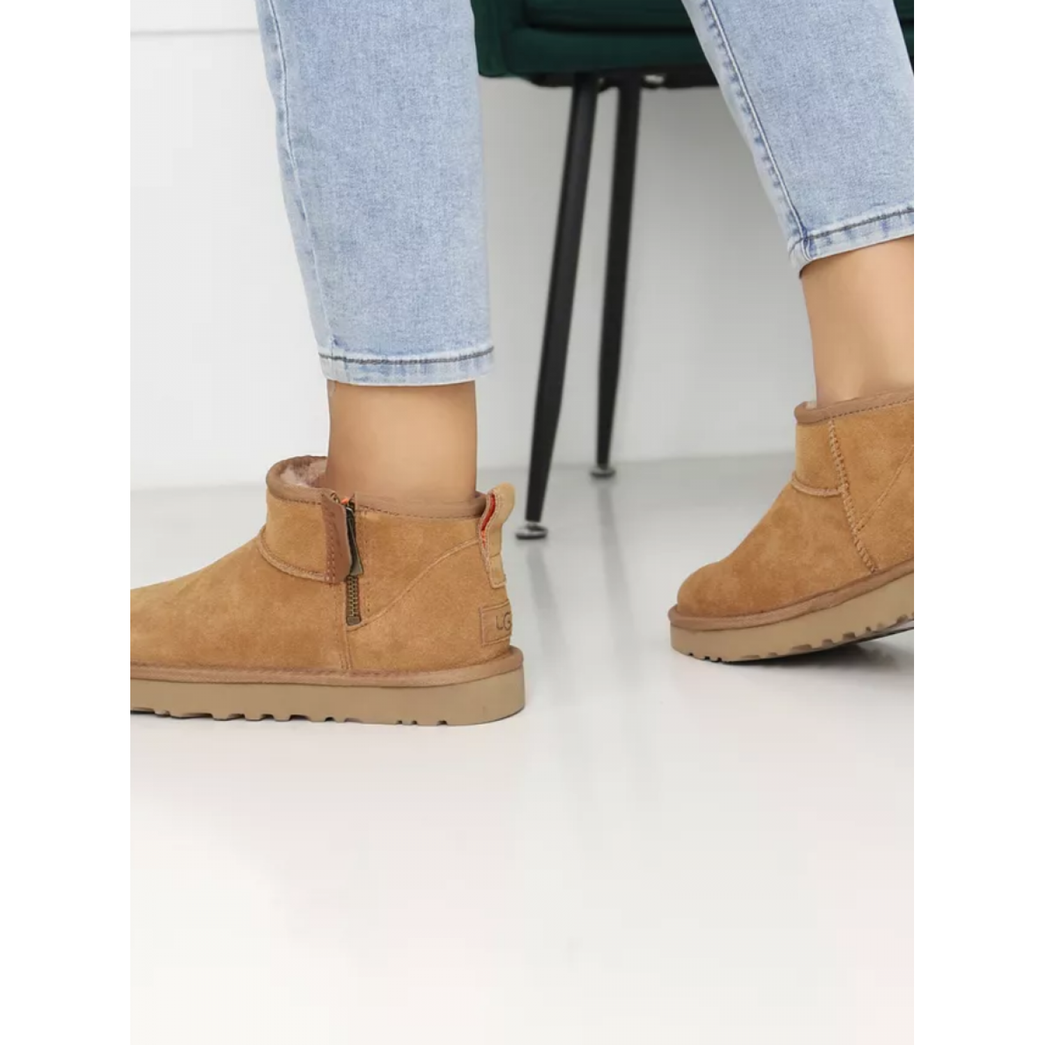 UGG Classic Ultra Mini ZIP Chestnut