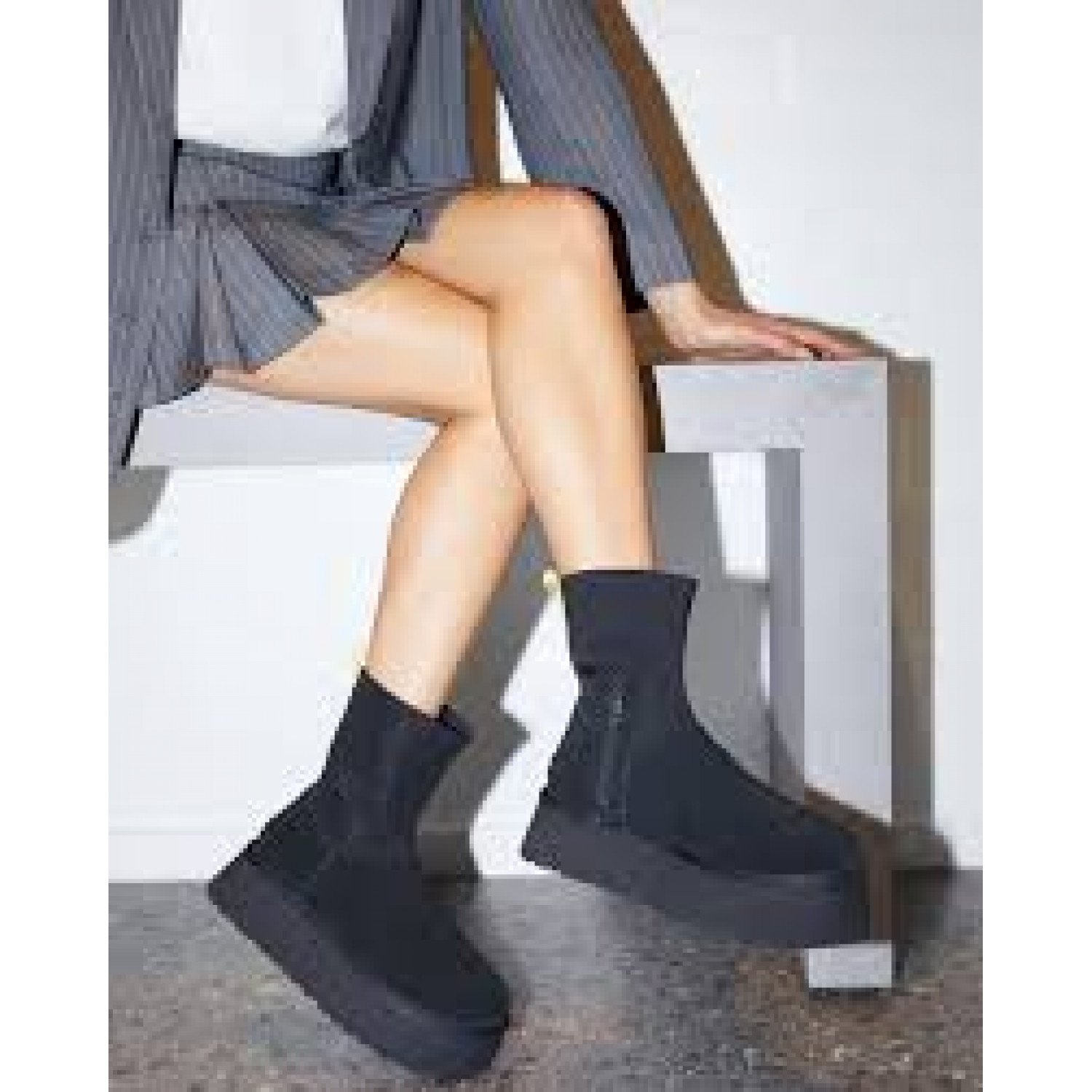 UGG Classic Dipper Black